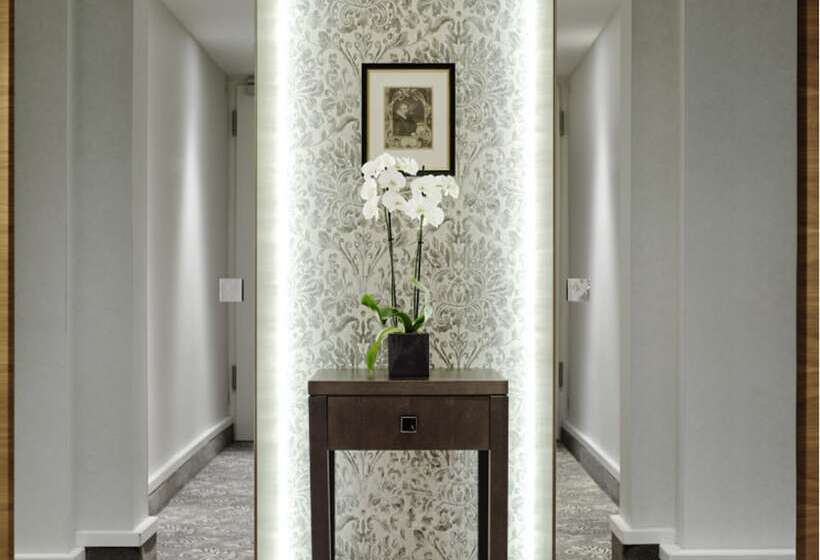 سوییت, Maximilian’s