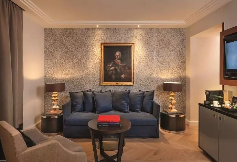Suite Executiva, Maximilian’s