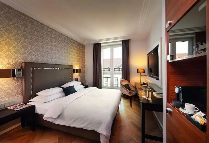 Suite Executiva, Maximilian’s