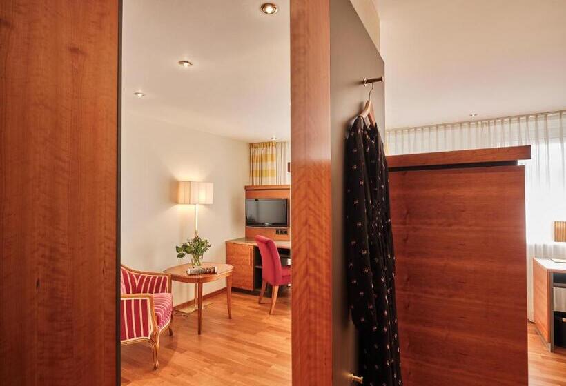 수피리어 싱글 룸, Reppert