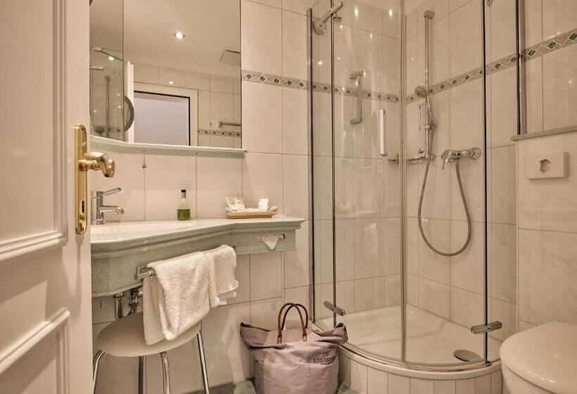 수피리어 싱글 룸, Reppert