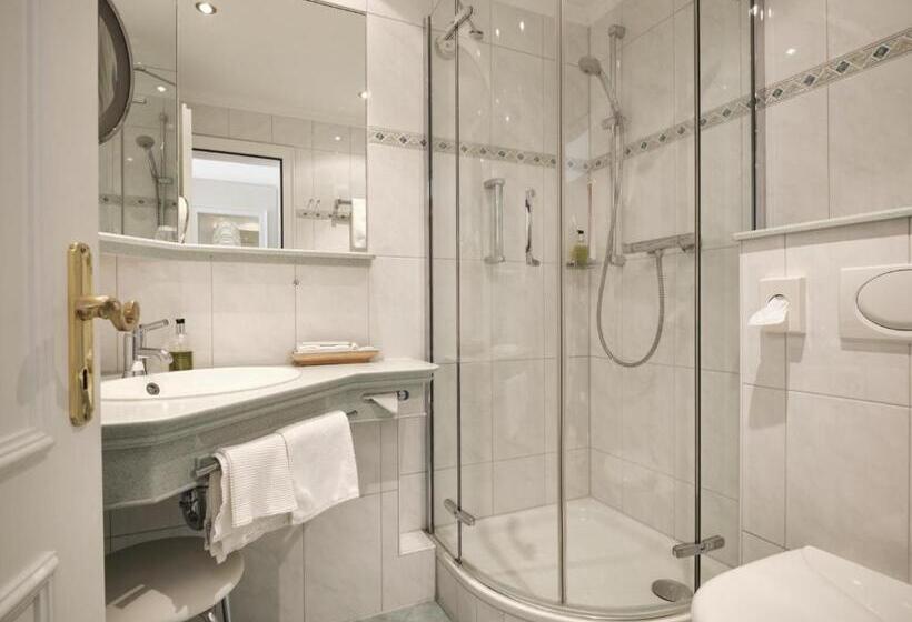 수피리어 싱글 룸, Reppert