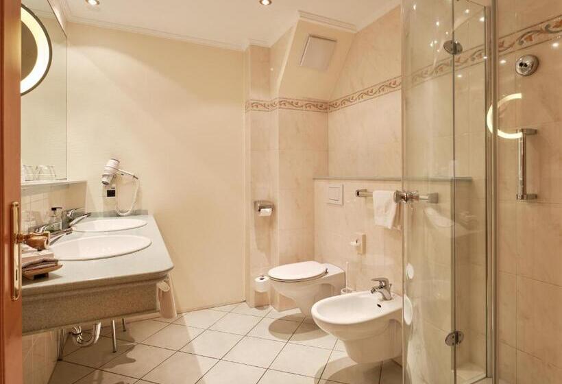 디럭스 룸, Reppert