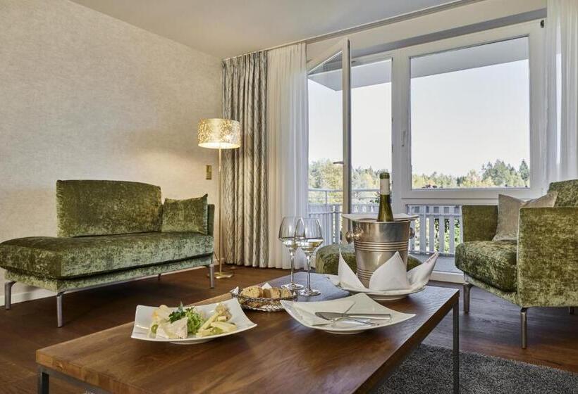 주니어 스위트 호수 전망, Reppert