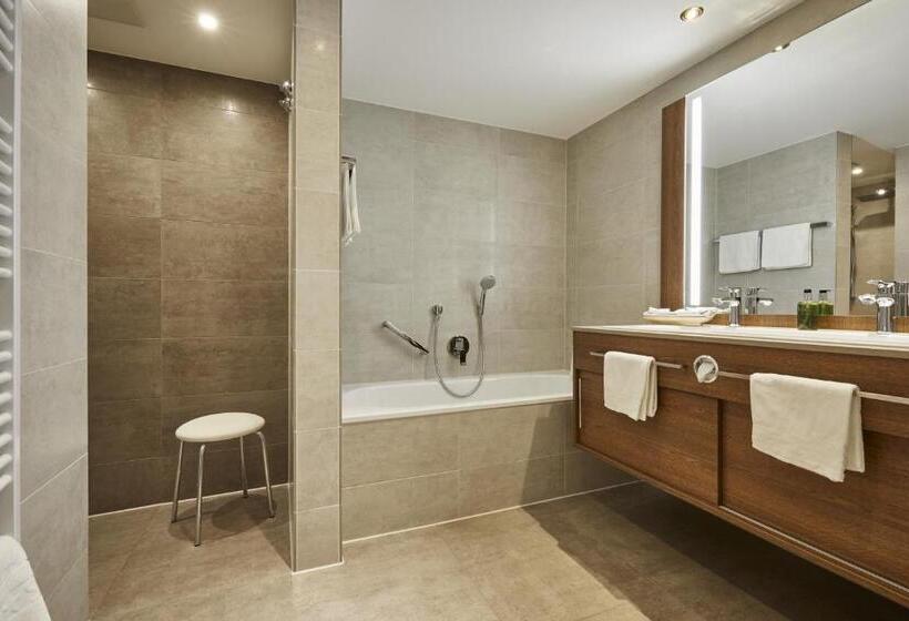 주니어 스위트 호수 전망, Reppert