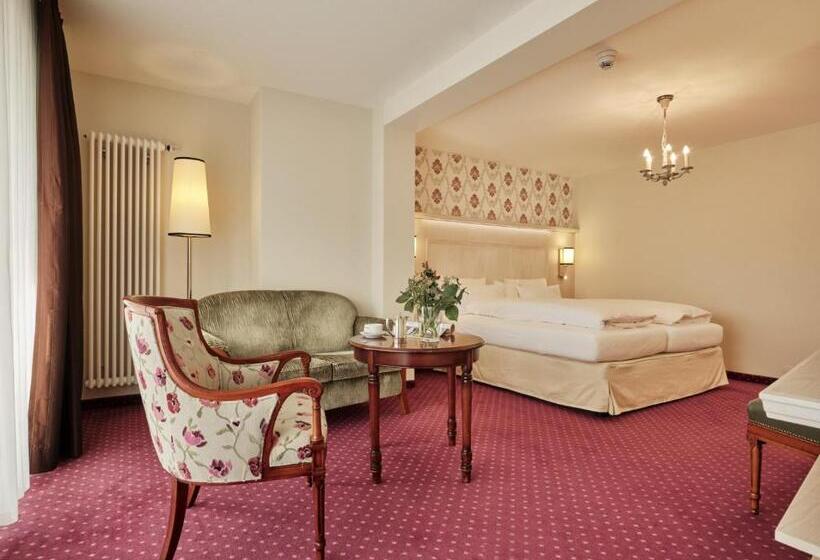 디럭스 룸 킹사이즈 침대, Reppert