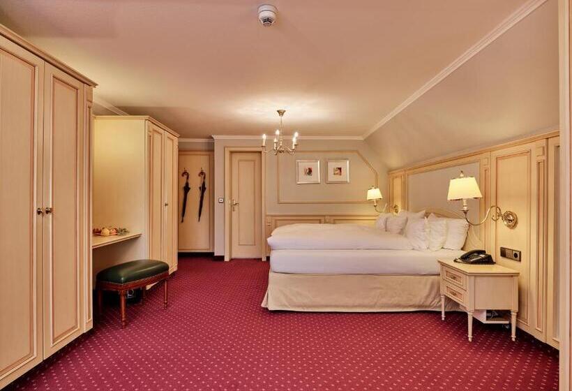 디럭스 룸 킹사이즈 침대, Reppert