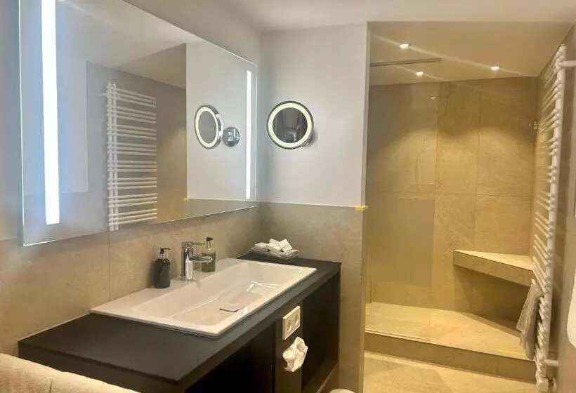 Quarto Estandar Cama King, Reppert