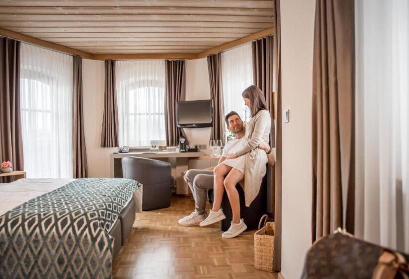 Номер Комфорт, Restaurant Spa Torkel