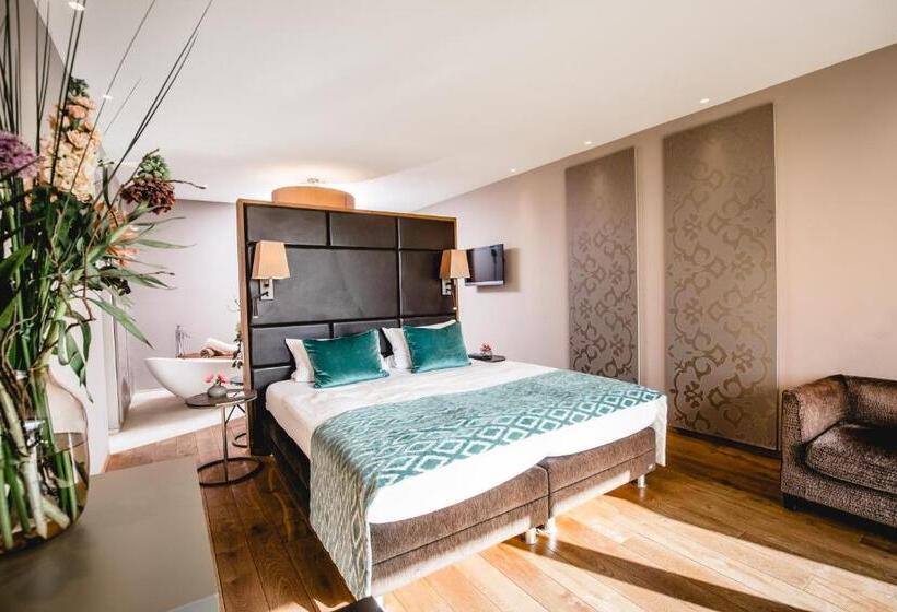 Полулюкс, Restaurant Spa Torkel