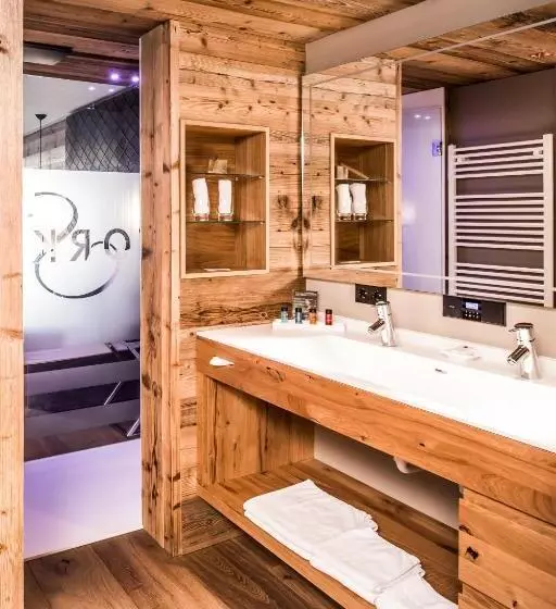 Deluxe-huone Poreallas, Restaurant Spa Torkel