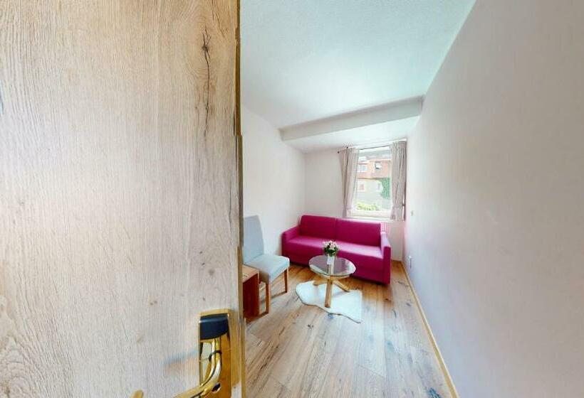 חדר סטנדרט לשלושה, Rothenburger Hof