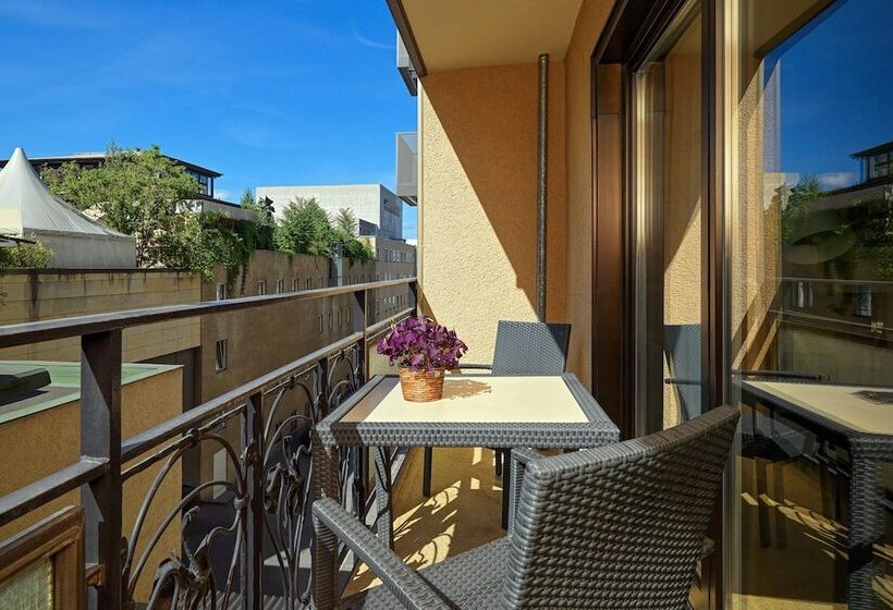 اتاق سوپریور با چشم‌انداز باغ, The Westin Grand Berlin