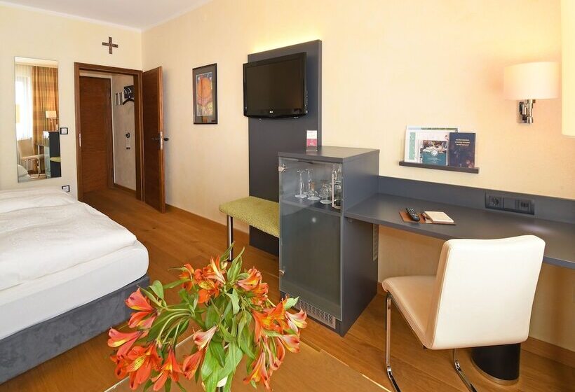 Номер Стандарт, & Weinhaus Anker