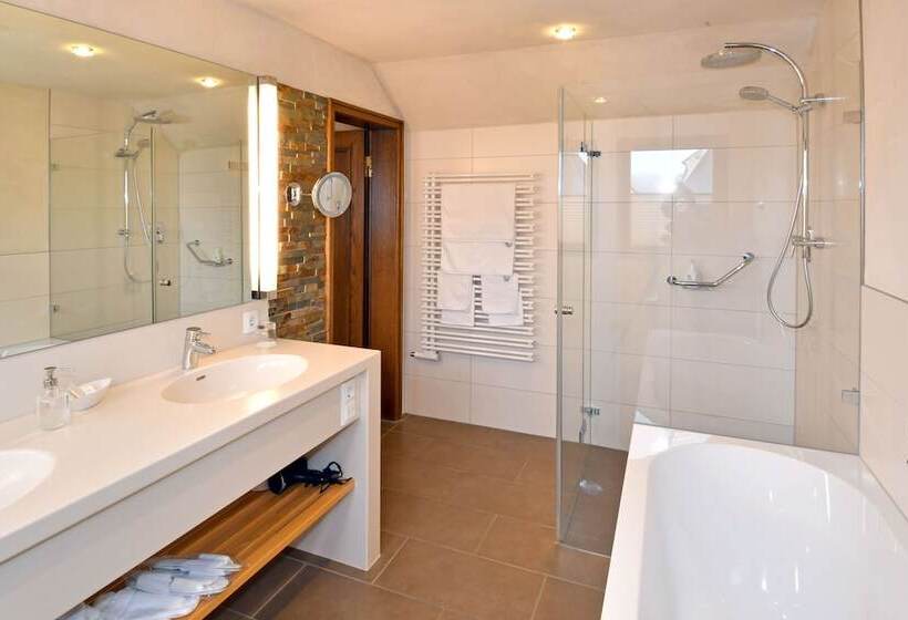 Полулюкс, & Weinhaus Anker