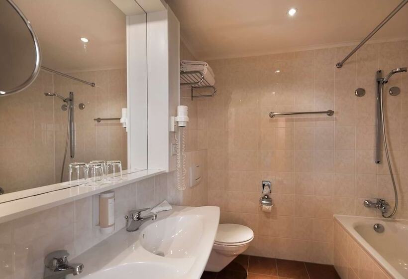 Superior-huone, Wyndham Grand Bad Reichenhall Axelmannstein