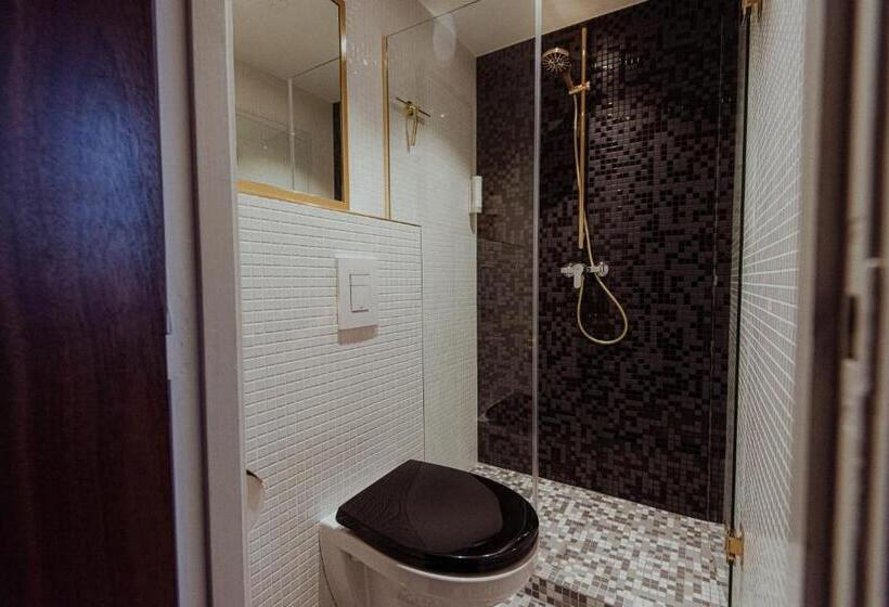 Quarto Individual Basic, Hafnia