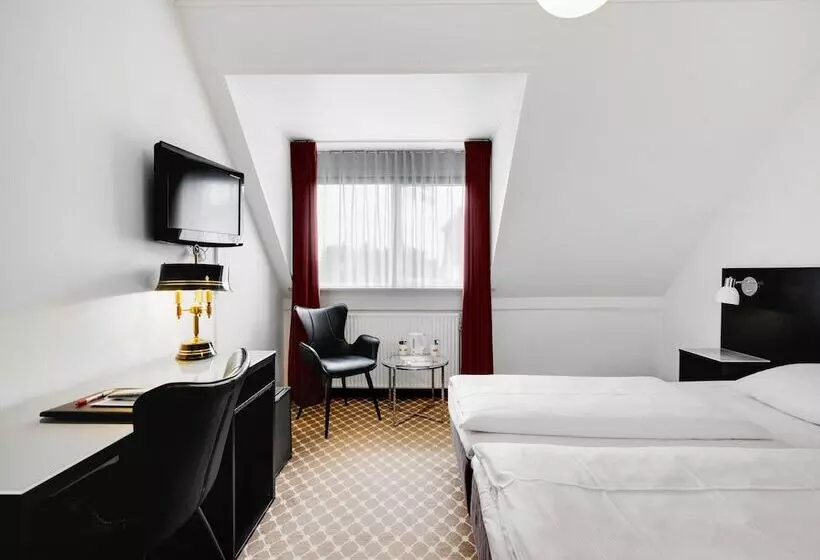 Standard Room, Kryb I Ly Kro