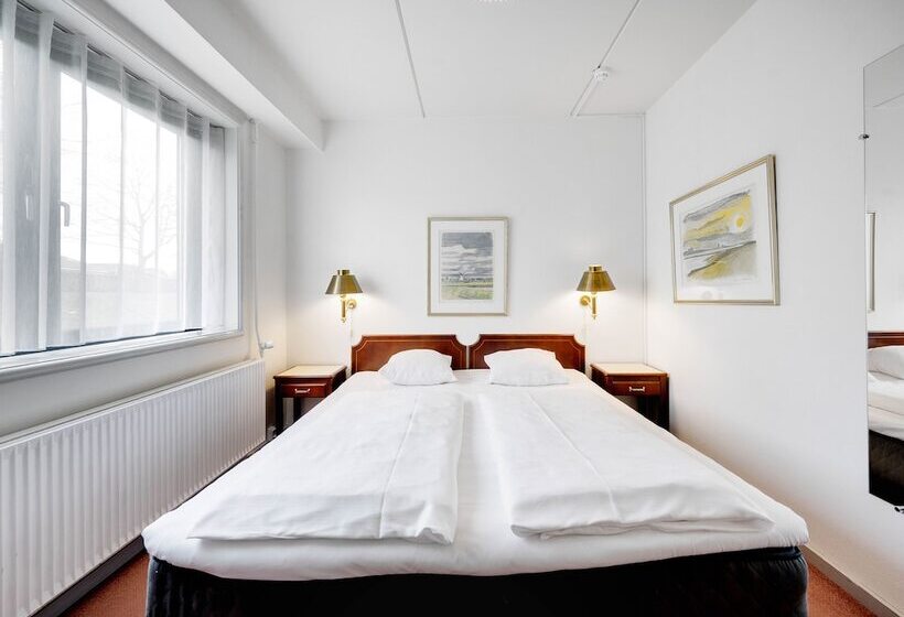 غرفة قياسية, Kryb I Ly Kro