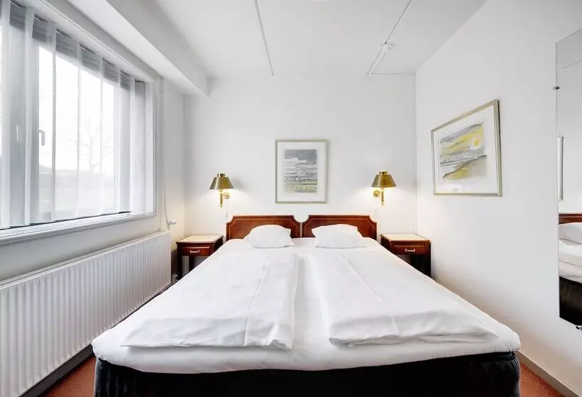 Standard Room, Kryb I Ly Kro