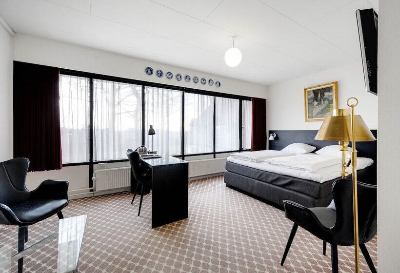 غرفة سوبيريور, Kryb I Ly Kro