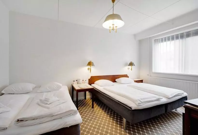 Family Room, Kryb I Ly Kro