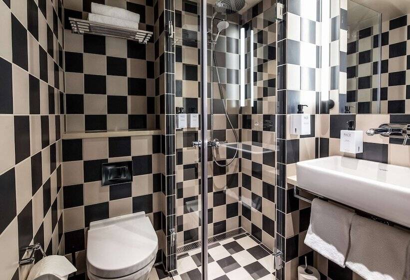 家庭间, Scandic Falkoner