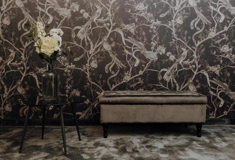 סוויטת ג'וניור, Schwarzer Adler Stendal