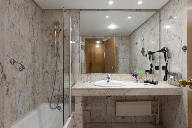 غرفة قياسية, Pier 5