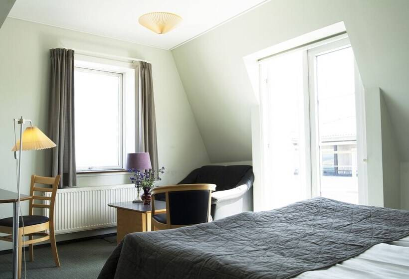 Номер Superior Вид на Море, Strandhotellet Sandvig