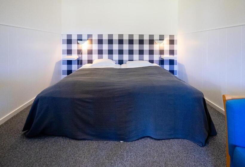 Номер Стандарт, Tylstrup Kro Og Motel