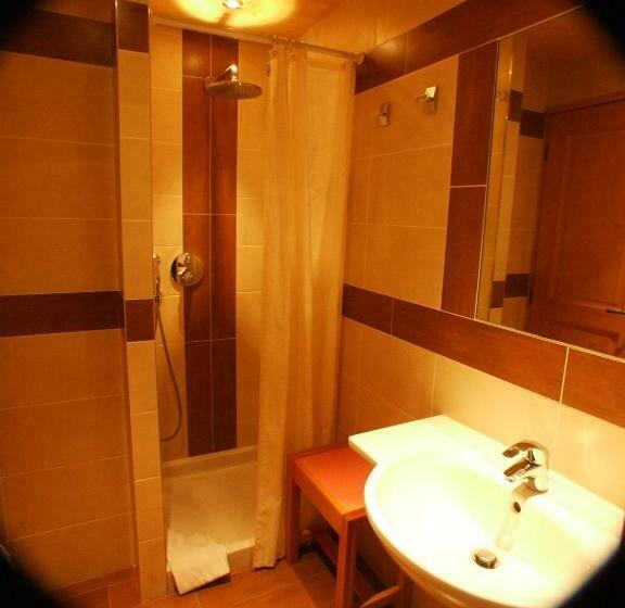 חדר סטנדרט לארבעה, Accueil Savoyard