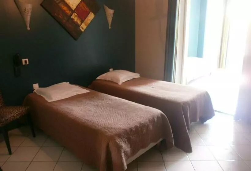 スタンダードルーム, Adonis Sanary Grand Hôtel Des Bains