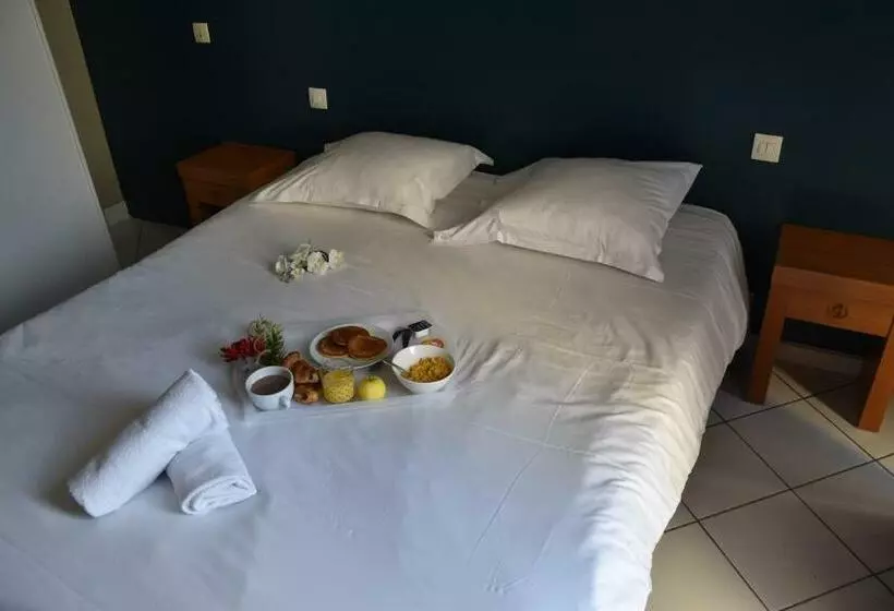 コンフォートルーム, Adonis Sanary Grand Hôtel Des Bains
