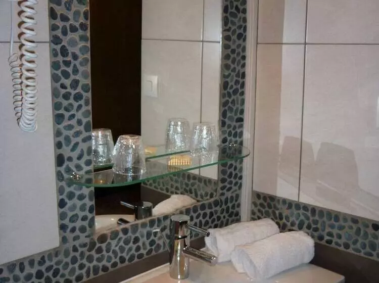 コンフォートルーム, Adonis Sanary Grand Hôtel Des Bains