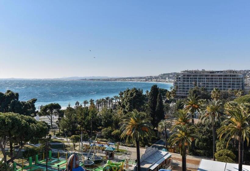 オーシャンビューのスーペリアトリプルルーム, Albert 1er