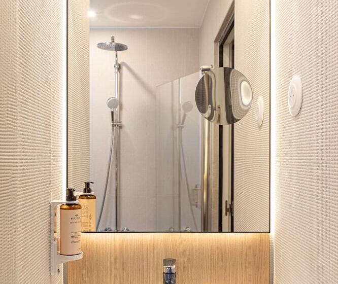 オーシャンビュースタンダードルームバルコニー付き, Albert 1er