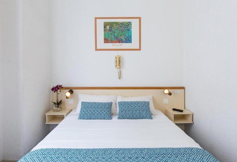 غرفة قياسية فردية, Hôtel Aneto