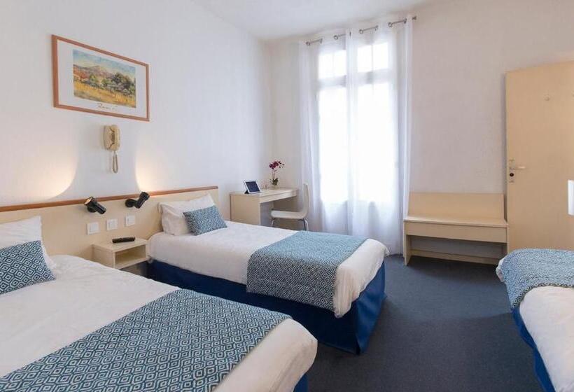 غرفة قياسية ثلاثية, Hôtel Aneto