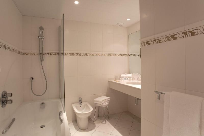 デラックストリプルルーム, Atlantic