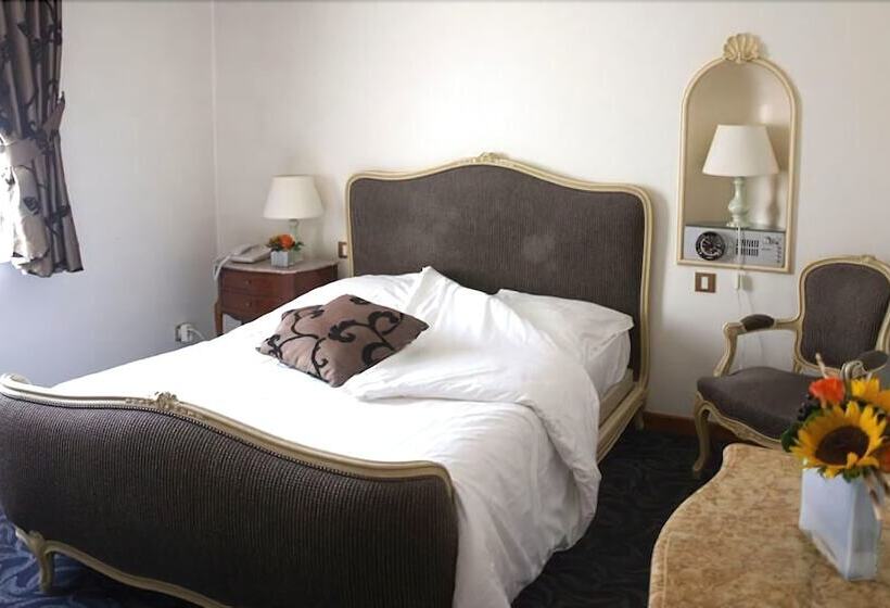 Номер Комфорт, Au Nid De Cigognes