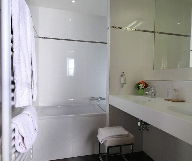 Номер Superior, Au Nid De Cigognes