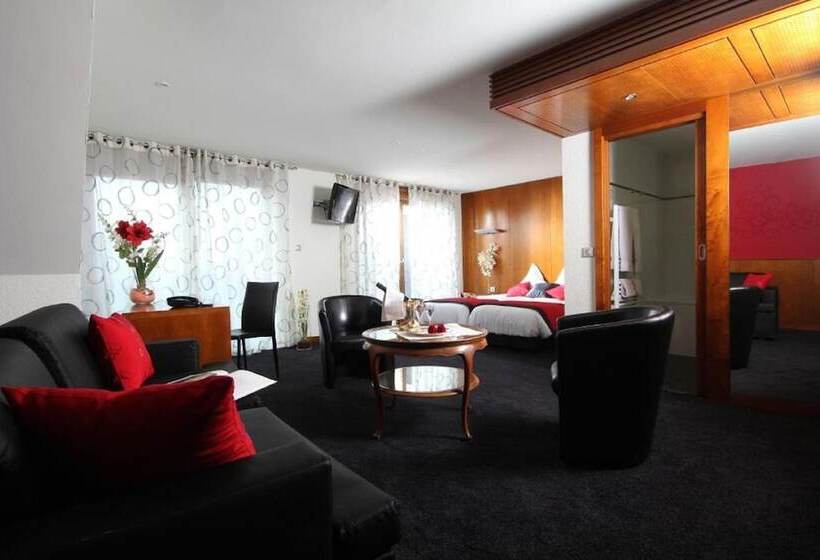 Люкс, Au Nid De Cigognes