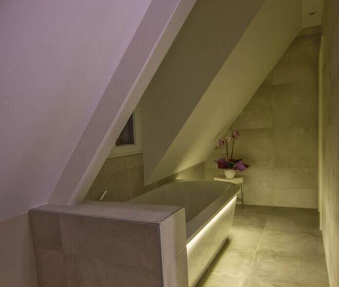 Люкс, Au Nid De Cigognes