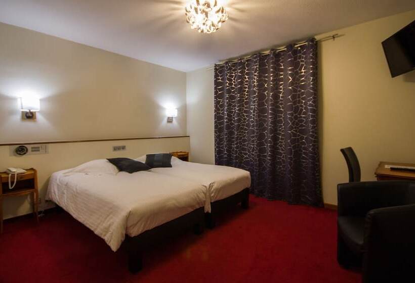 Номер Стандарт, Au Nid De Cigognes