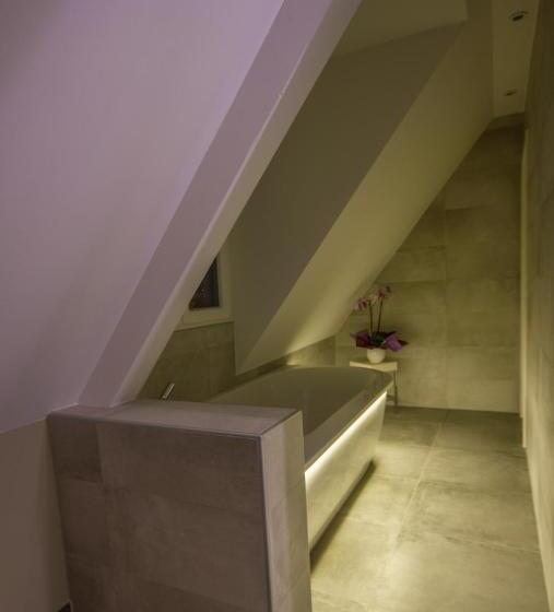 Люкс, Au Nid De Cigognes