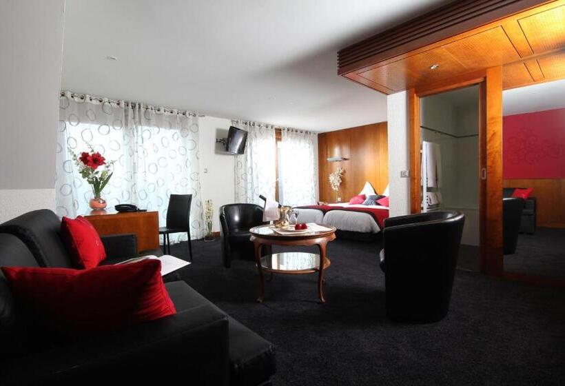 Люкс, Au Nid De Cigognes