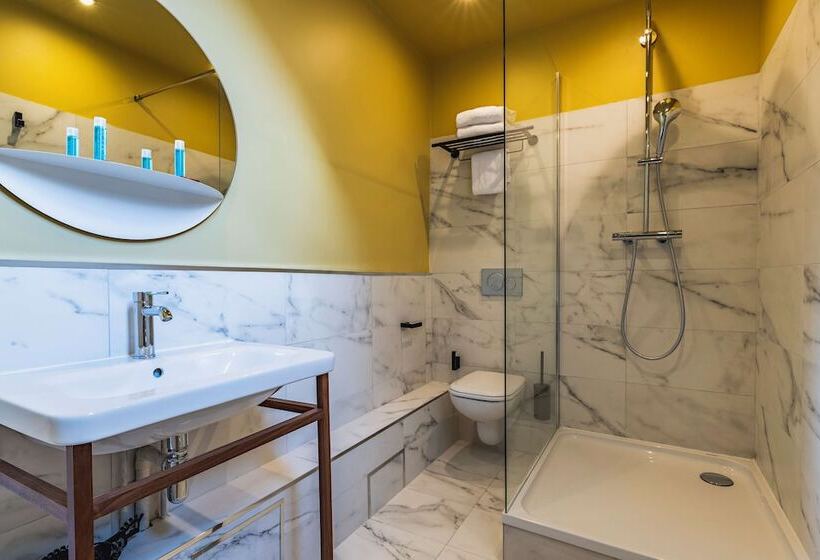 חדר משפחתי, Best Western Hotel Centre Reims