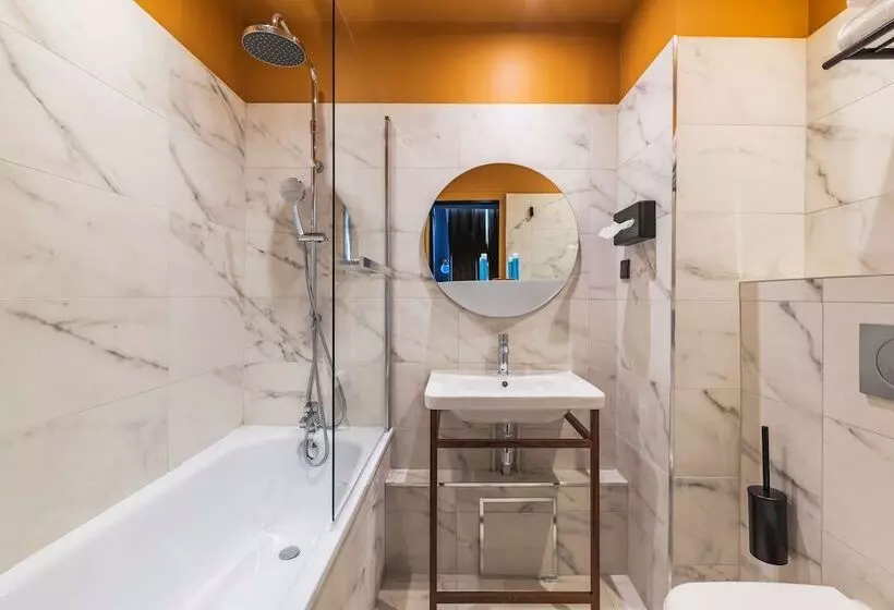 Perhehuone, Best Western Hotel Centre Reims