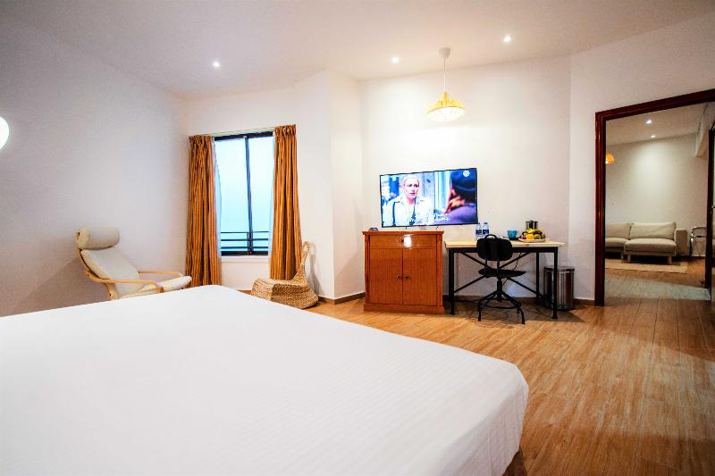 سوییت اجرایی, Bm Beach